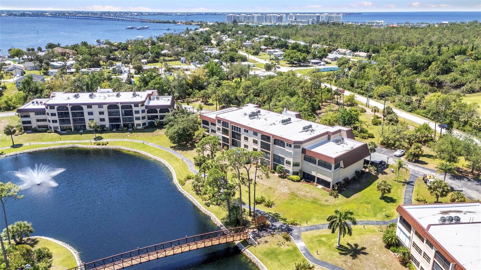 Image 73 of 89 For 23465 Harborview Road 842