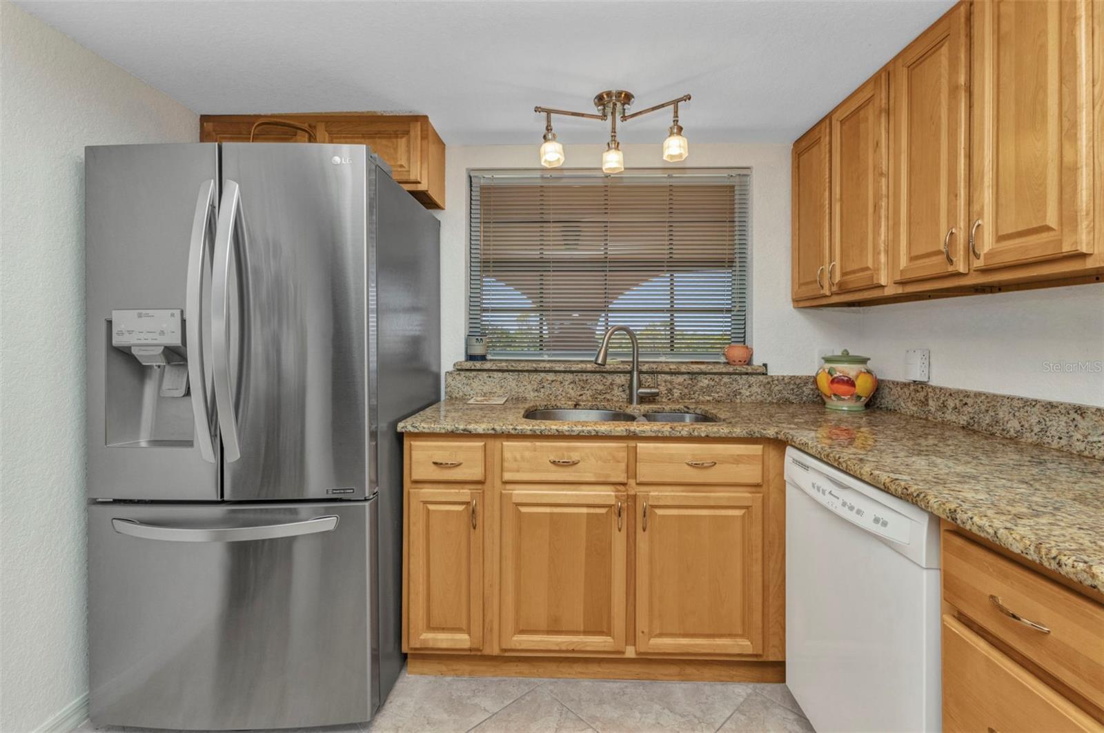 Image 8 of 89 For 23465 Harborview Road 842