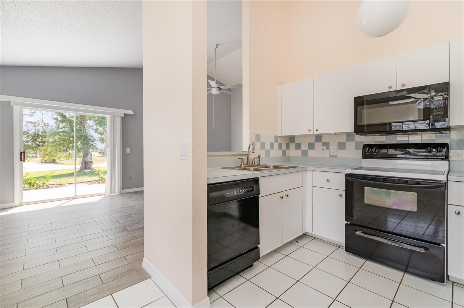 Image 11 of 29 For 242 Seminole Boulevard Nw