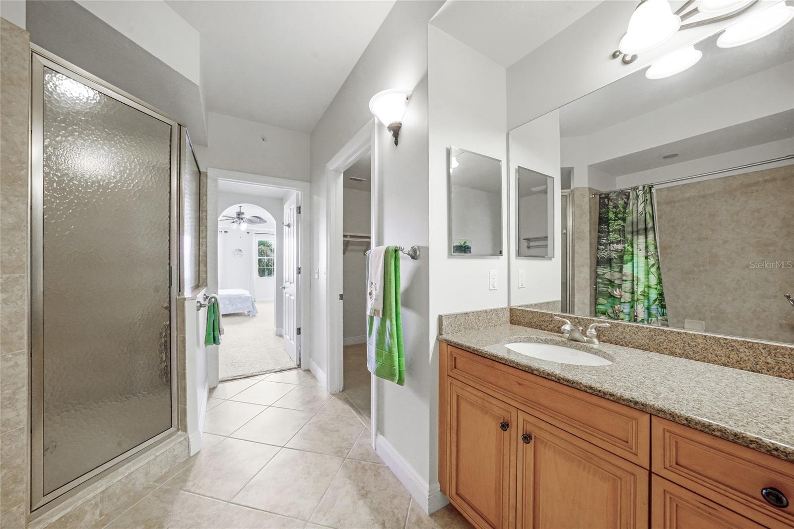 Image 17 of 40 For 5114 Melbourne Street A202