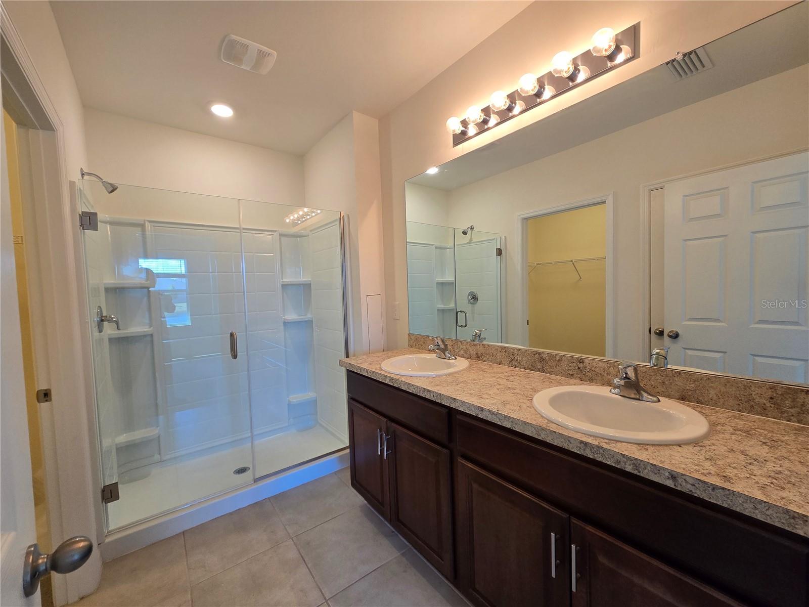 Image 13 of 21 For 25129 Lenox Circle