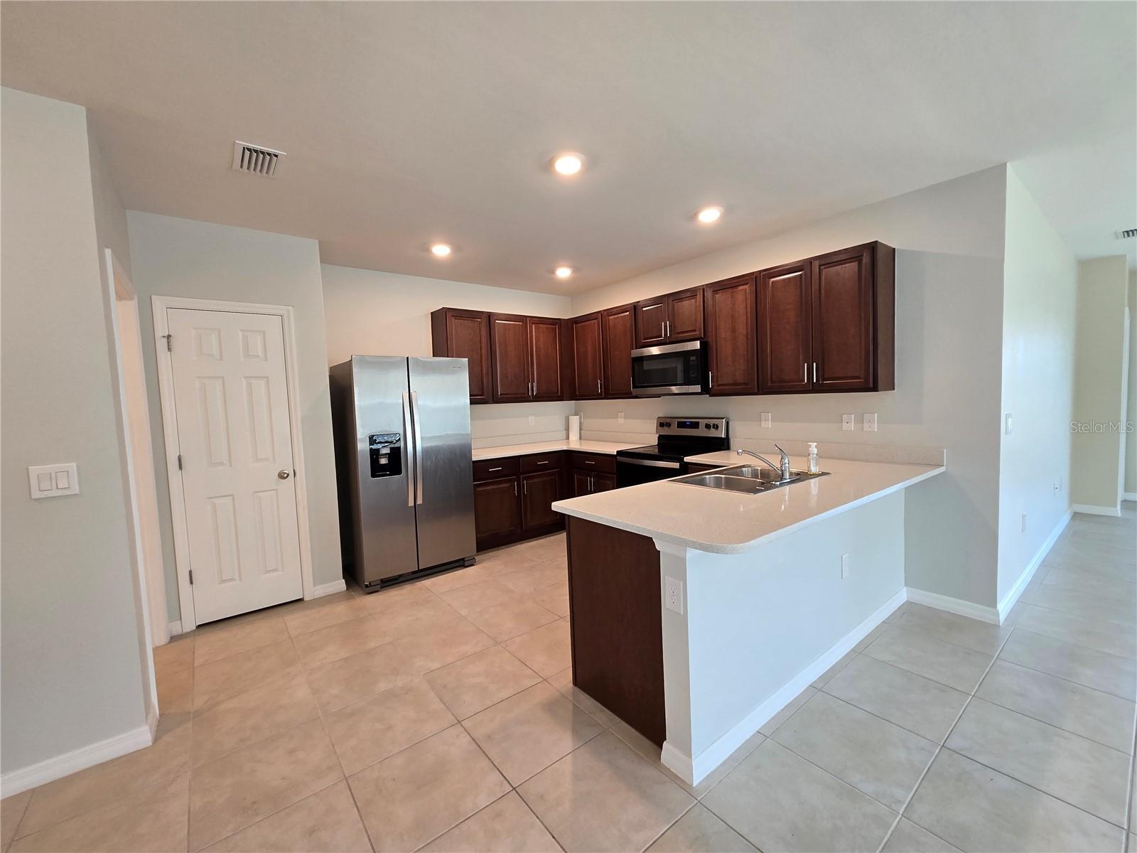 Image 4 of 21 For 25129 Lenox Circle