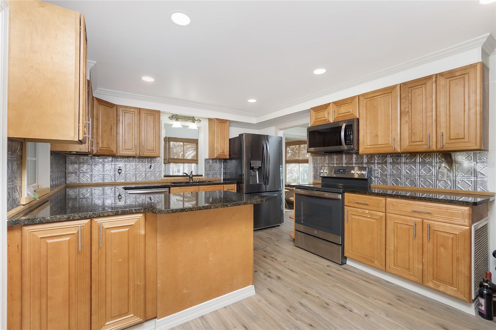 Image 6 of 65 For 7566 Danvers Circle