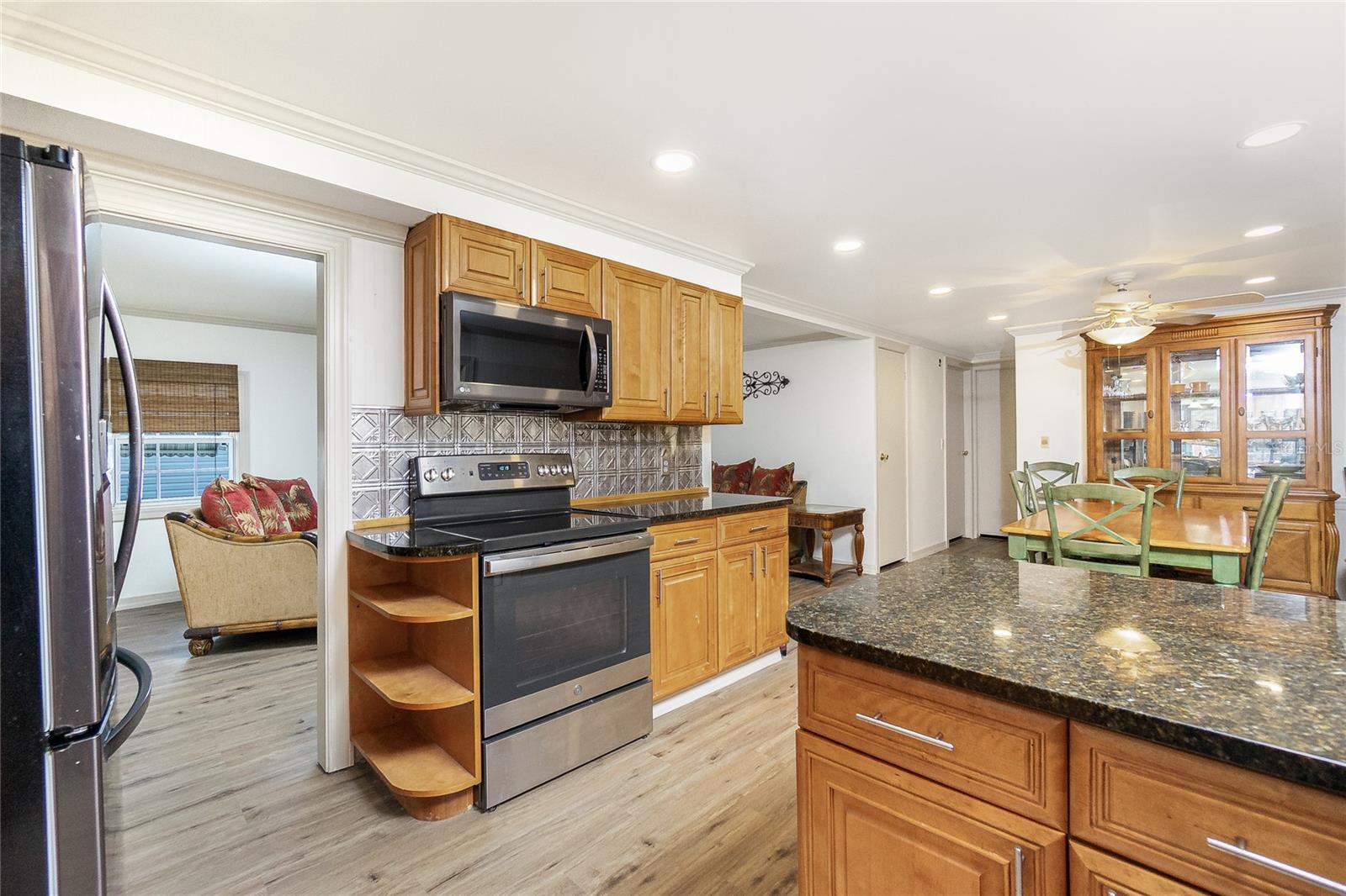 Image 9 of 65 For 7566 Danvers Circle