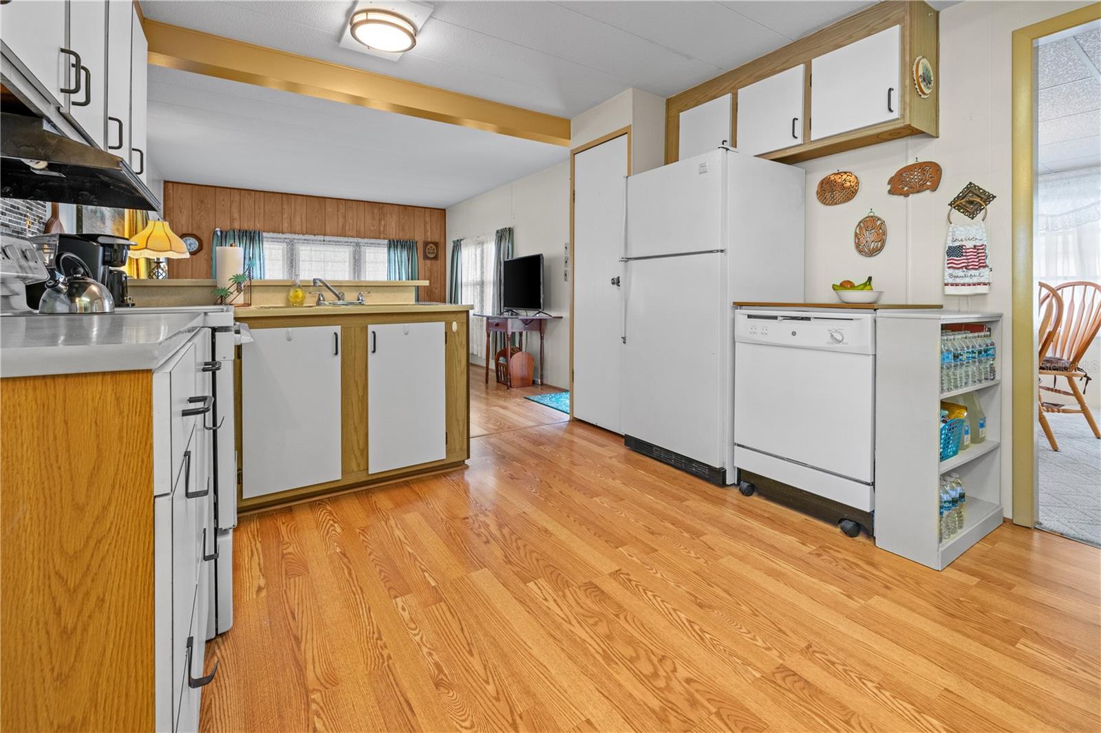 Image 10 of 42 For 5488 Holiday Park Boulevard