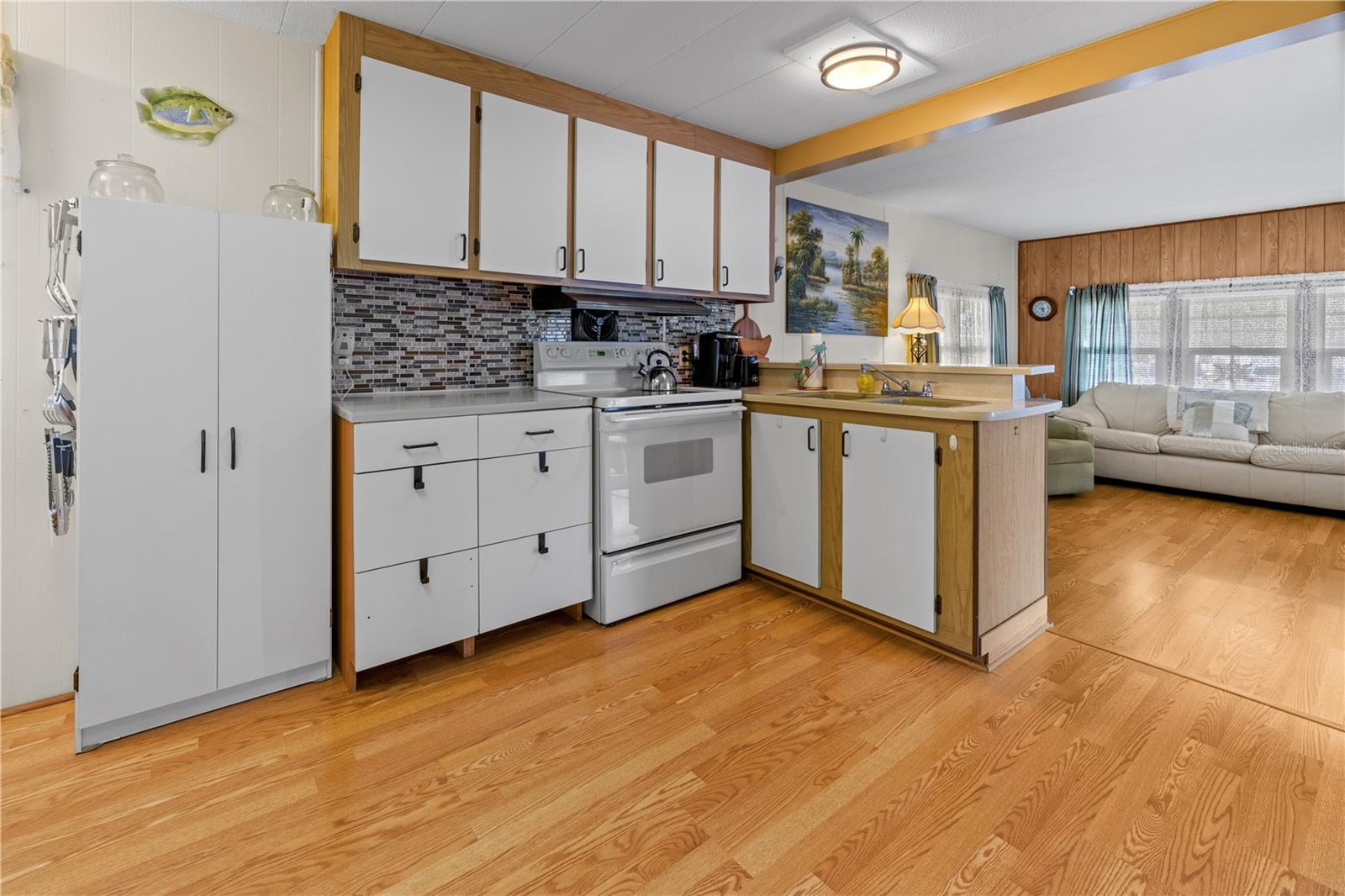 Image 11 of 42 For 5488 Holiday Park Boulevard