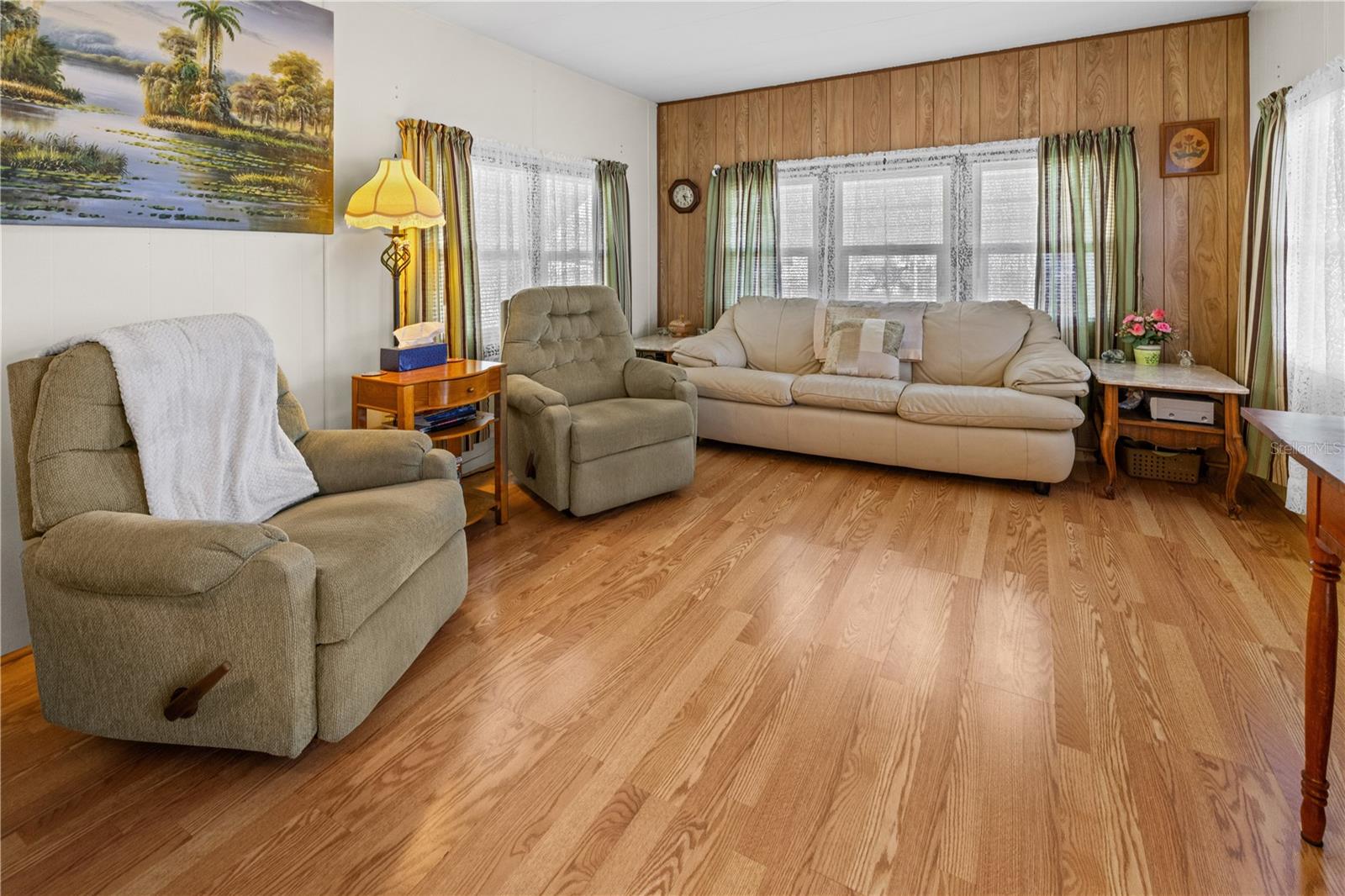 Image 12 of 42 For 5488 Holiday Park Boulevard