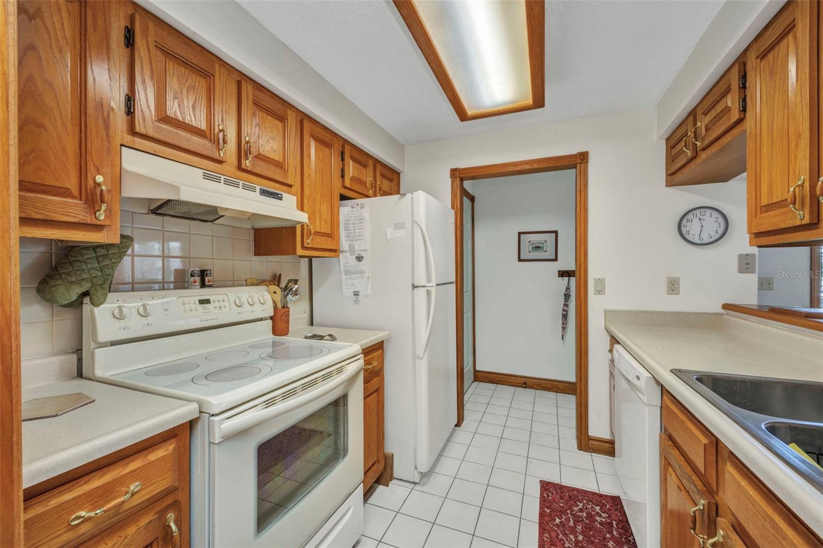 Image 10 of 58 For 22375 Edgewater Drive 255