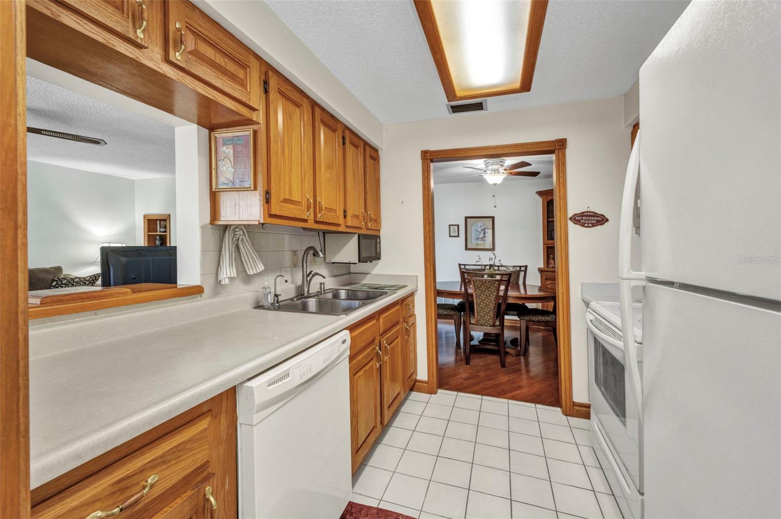 Image 13 of 58 For 22375 Edgewater Drive 255