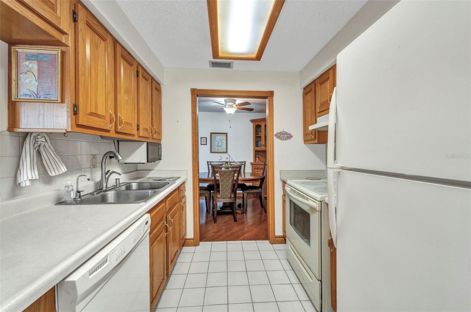 Image 14 of 58 For 22375 Edgewater Drive 255