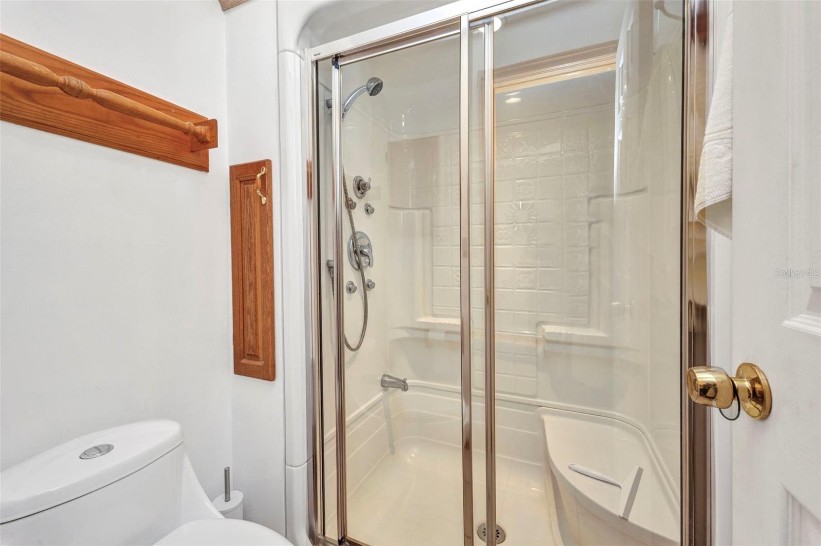Image 17 of 58 For 22375 Edgewater Drive 255