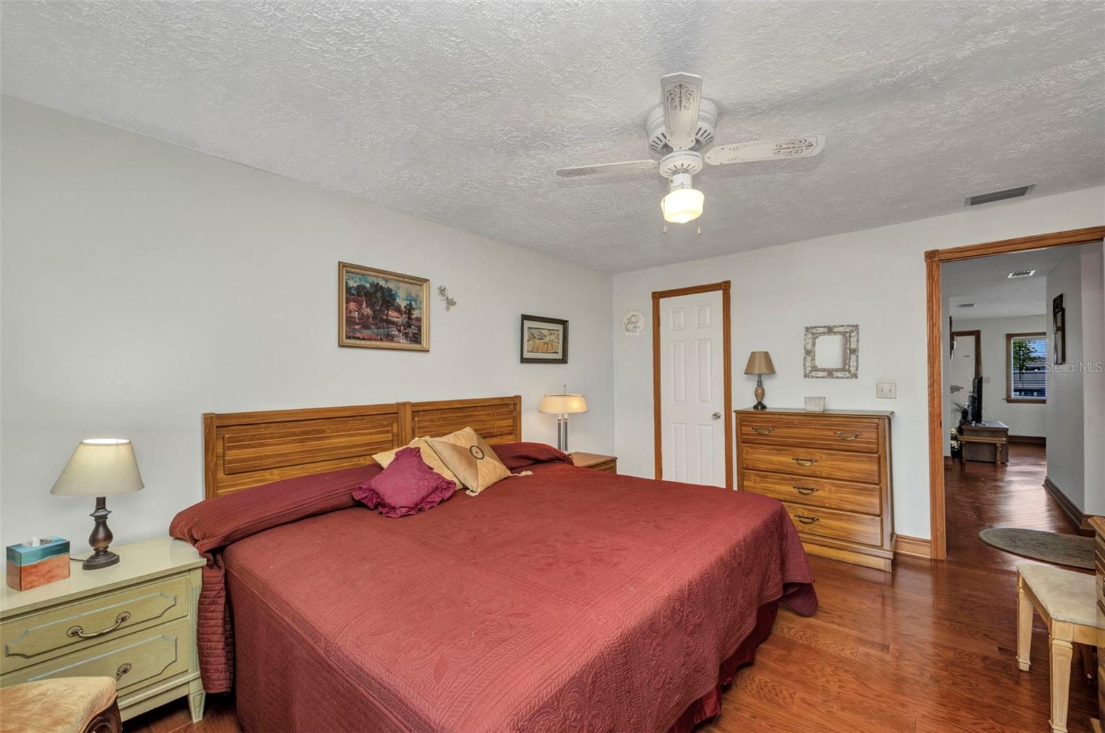 Image 26 of 58 For 22375 Edgewater Drive 255