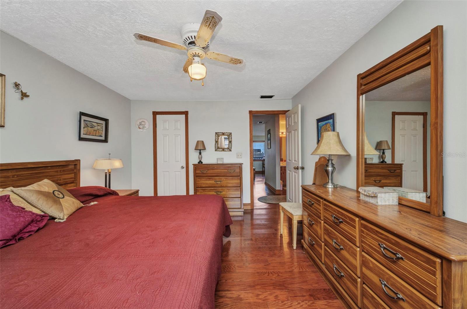 Image 30 of 58 For 22375 Edgewater Drive 255