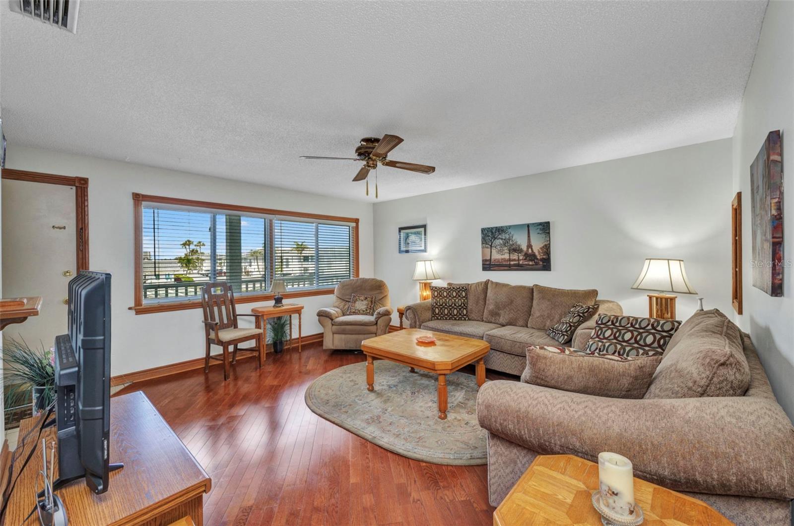 Image 7 of 58 For 22375 Edgewater Drive 255