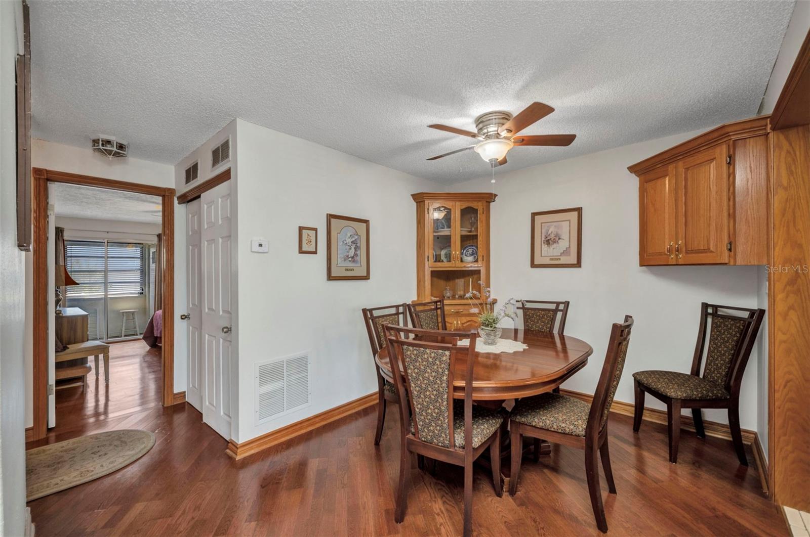 Image 8 of 58 For 22375 Edgewater Drive 255