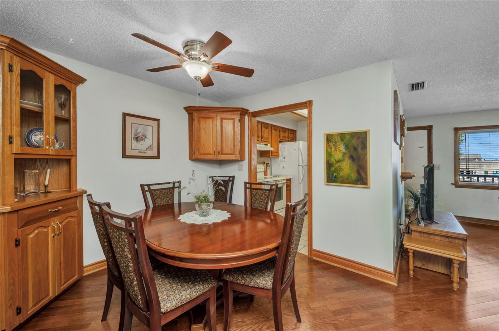 Image 9 of 58 For 22375 Edgewater Drive 255