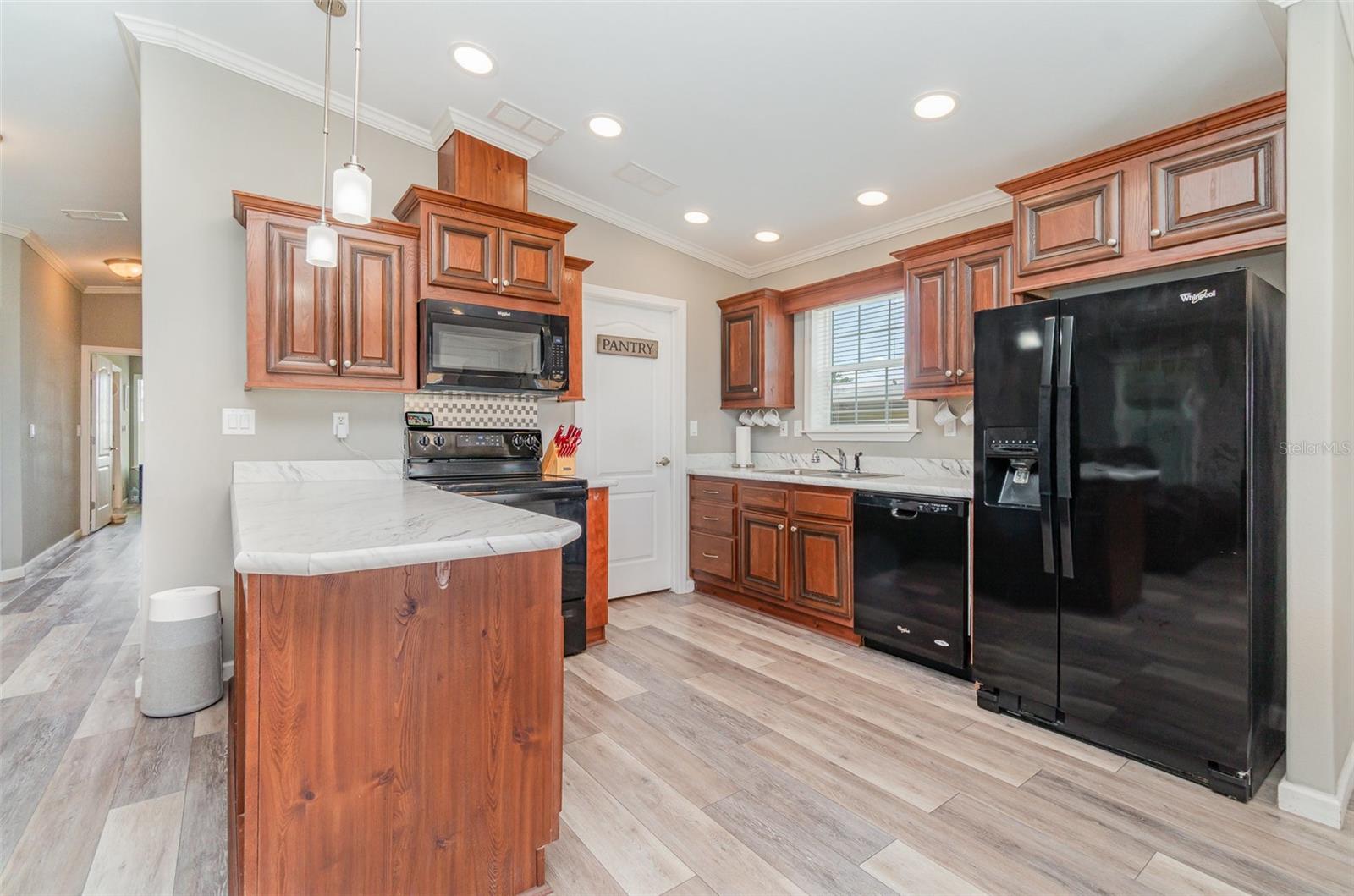 Image 7 of 36 For 714 Fairmount Drive