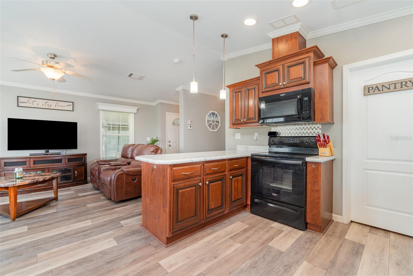 Image 9 of 36 For 714 Fairmount Drive