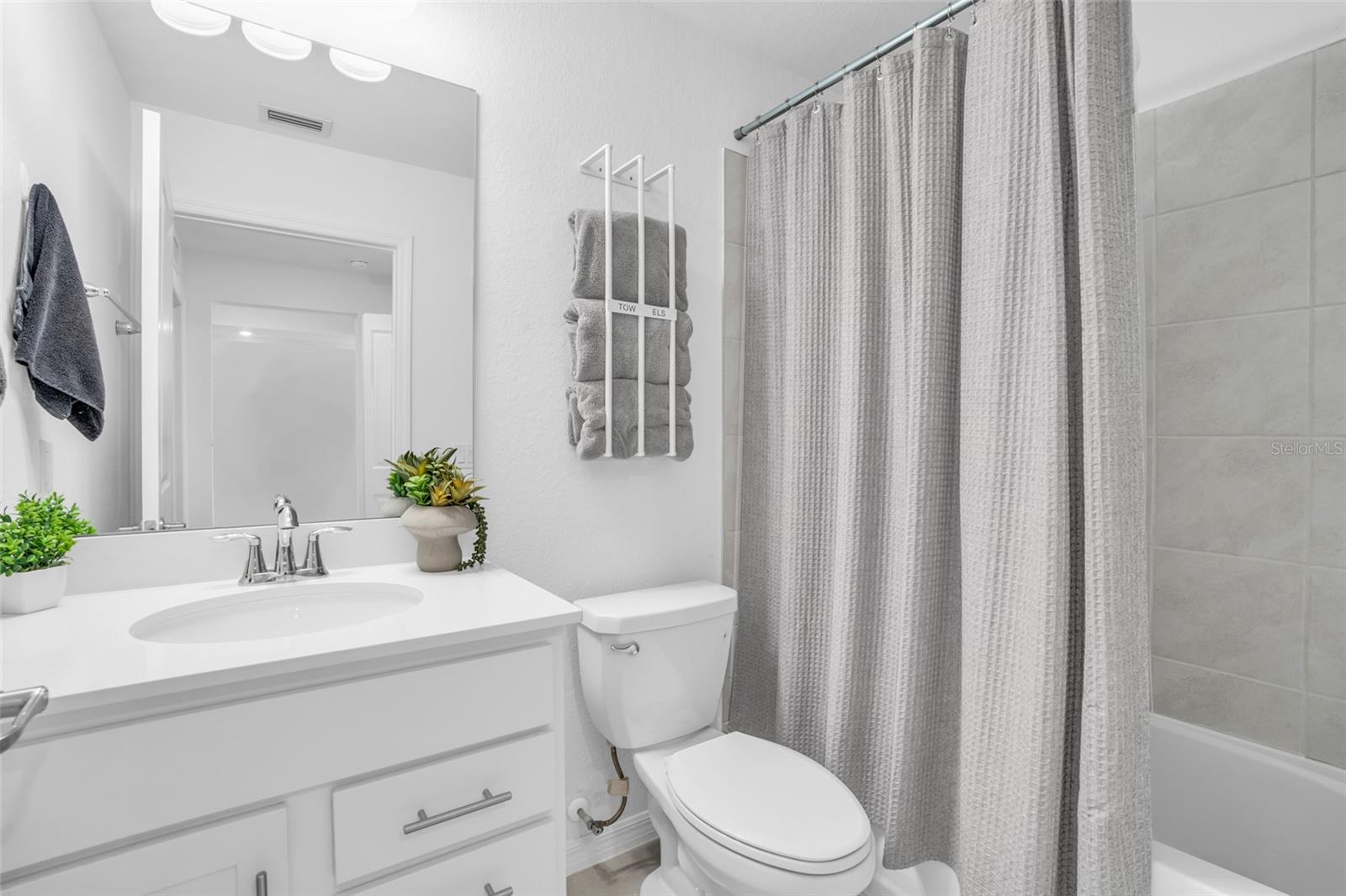 Image 21 of 42 For 14204 Heritage Landing Boulevard 712