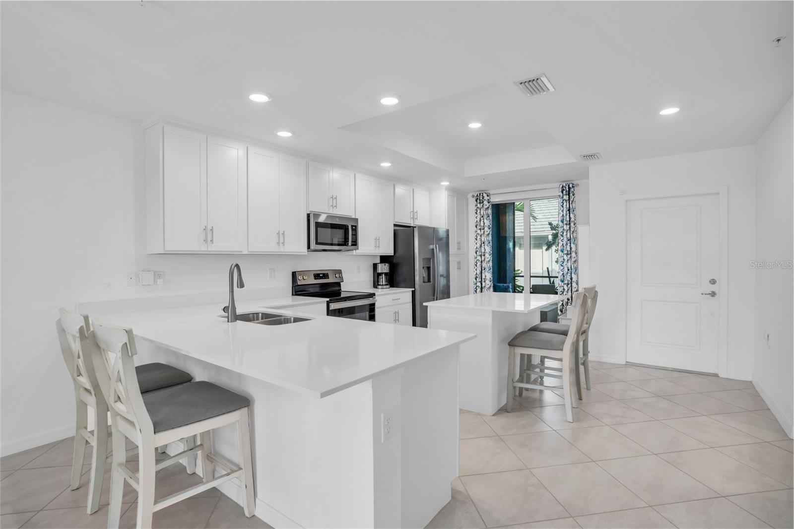 Image 6 of 42 For 14204 Heritage Landing Boulevard 712