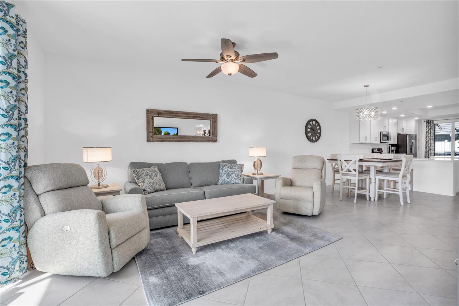 Image 9 of 42 For 14204 Heritage Landing Boulevard 712