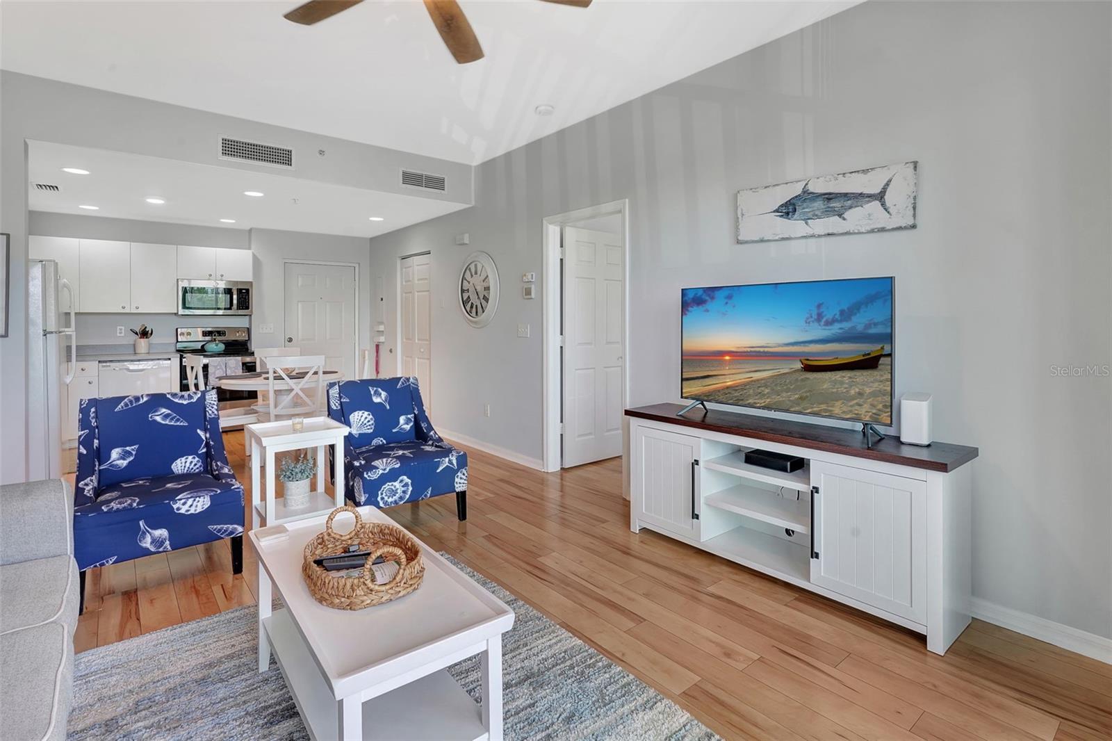 Image 14 of 35 For 2090 Matecumbe Key Road 1207