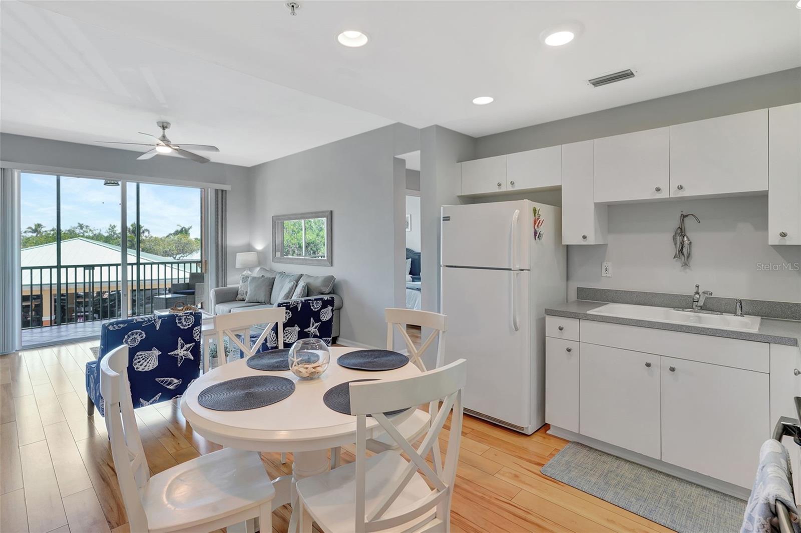 Image 16 of 35 For 2090 Matecumbe Key Road 1207