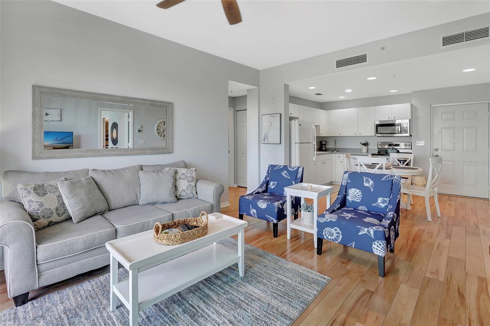 Image 2 of 35 For 2090 Matecumbe Key Road 1207