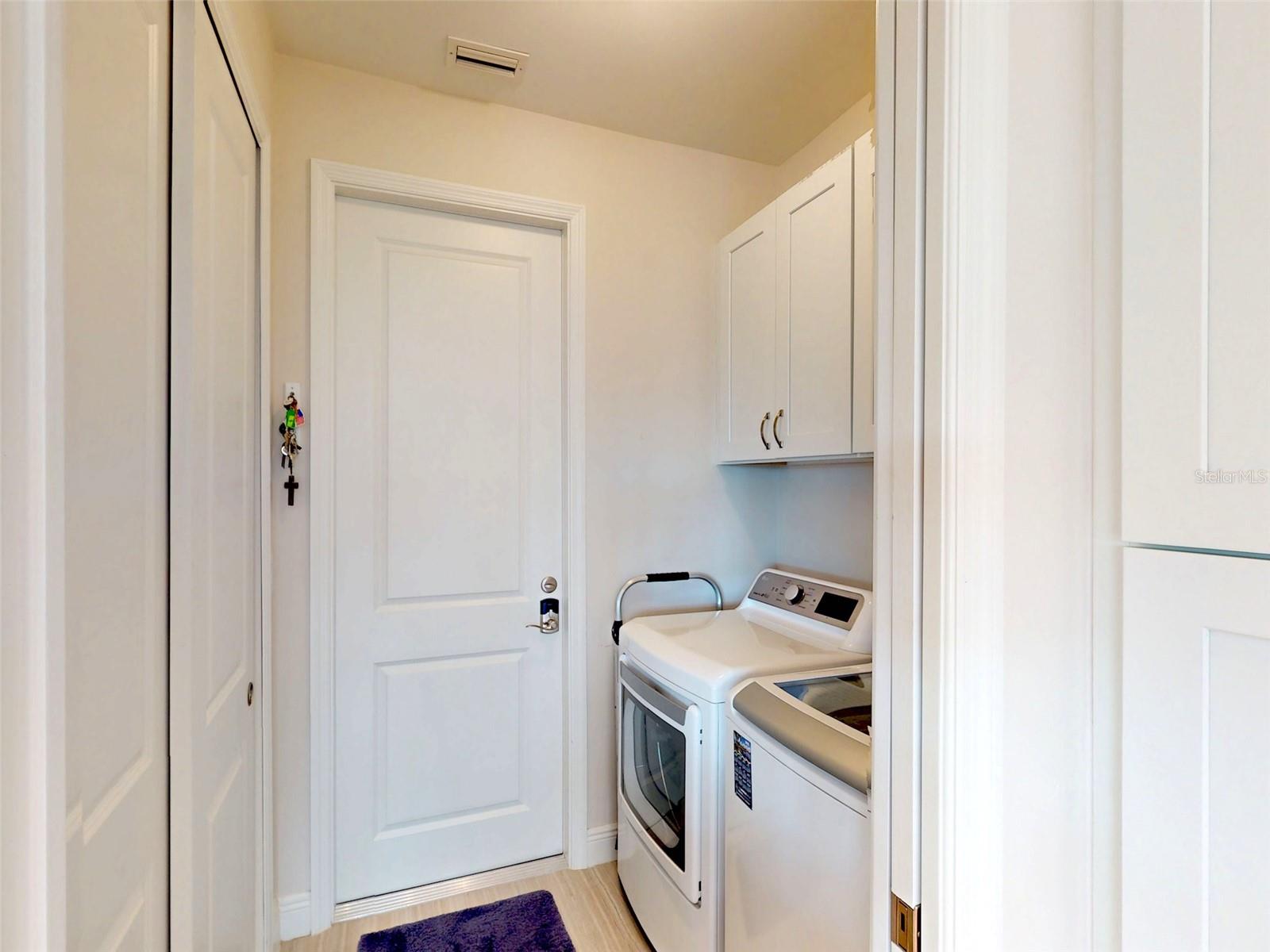Image 41 of 55 For 24103 Pyramid Way