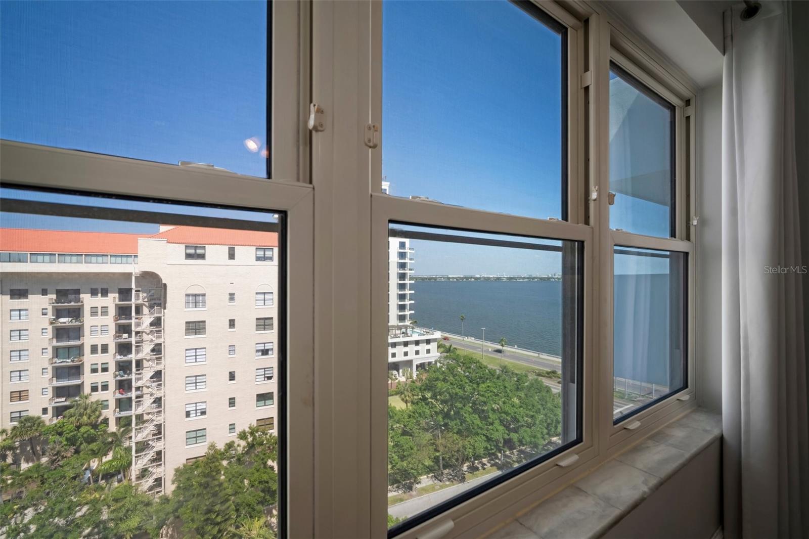 Image 27 of 67 For 2401 Bayshore Boulevard 1204