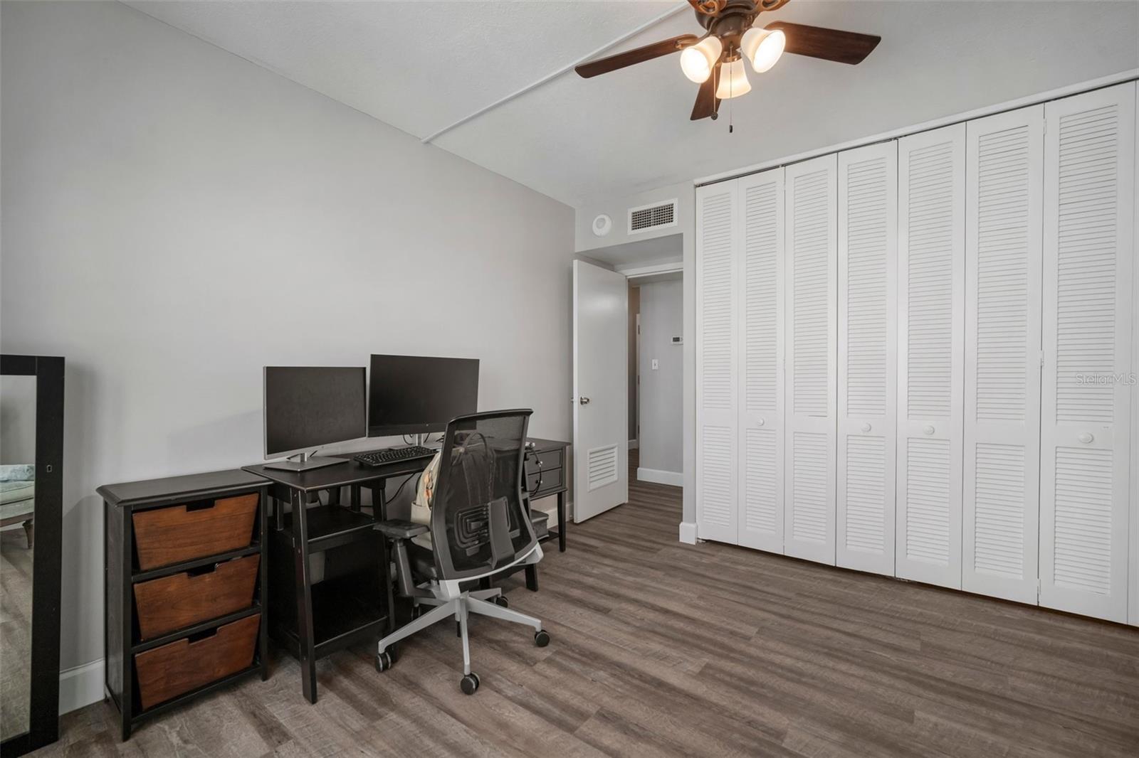 Image 30 of 67 For 2401 Bayshore Boulevard 1204
