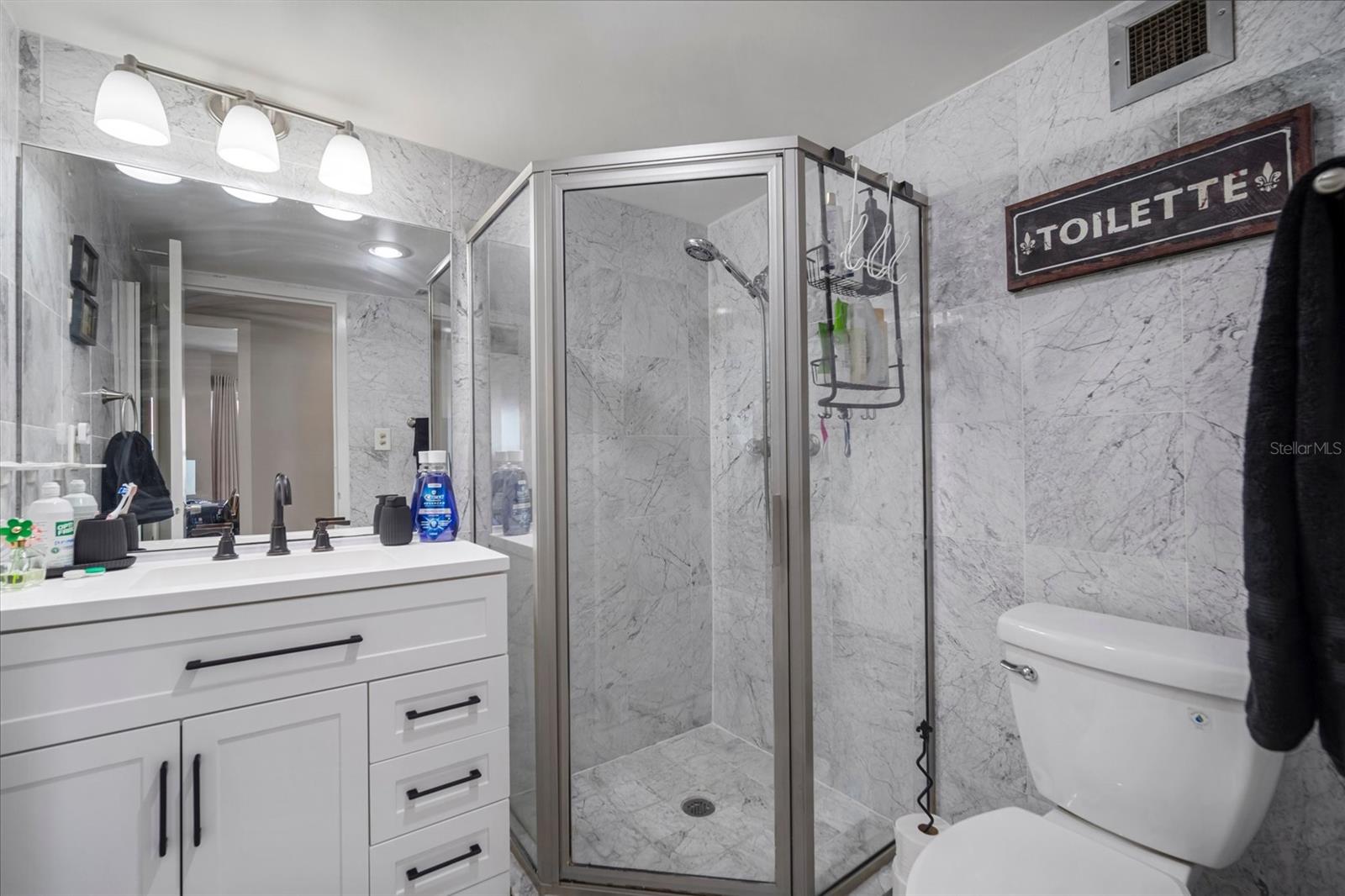 Image 33 of 67 For 2401 Bayshore Boulevard 1204