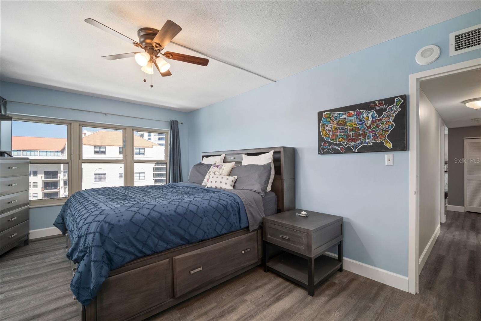 Image 36 of 67 For 2401 Bayshore Boulevard 1204