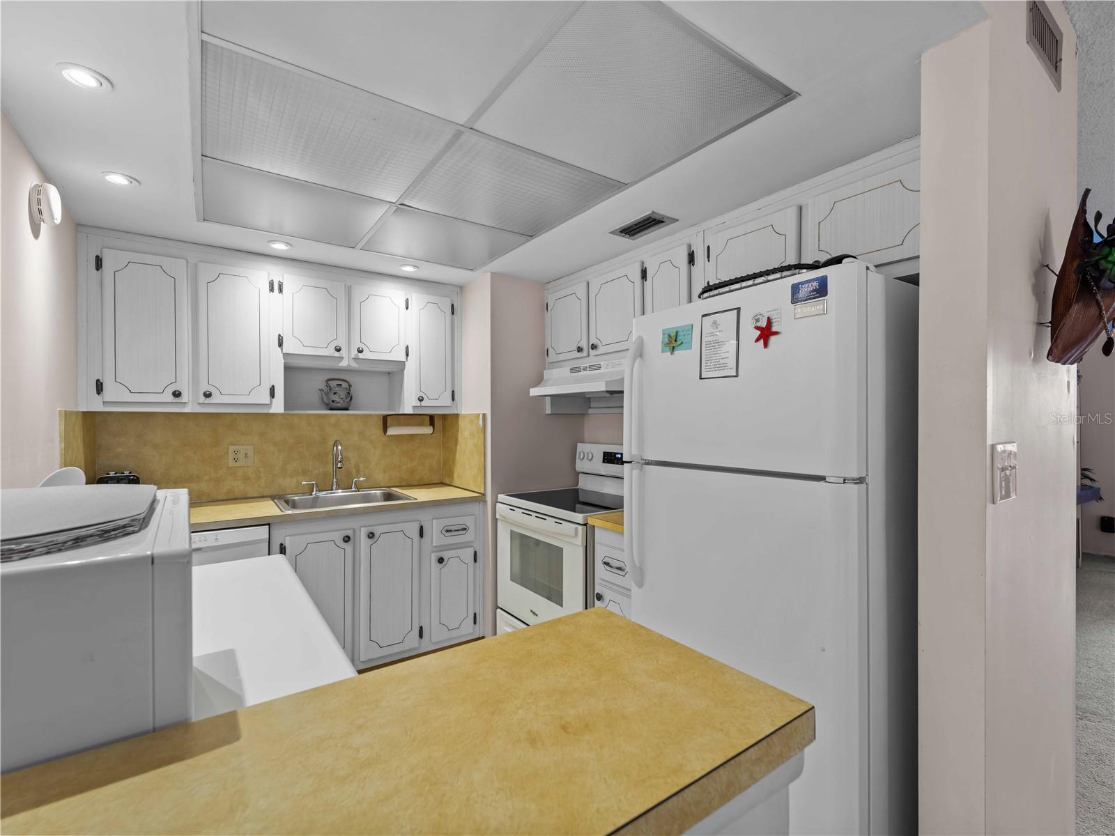 Image 16 of 30 For 72 Boundary Boulevard 226