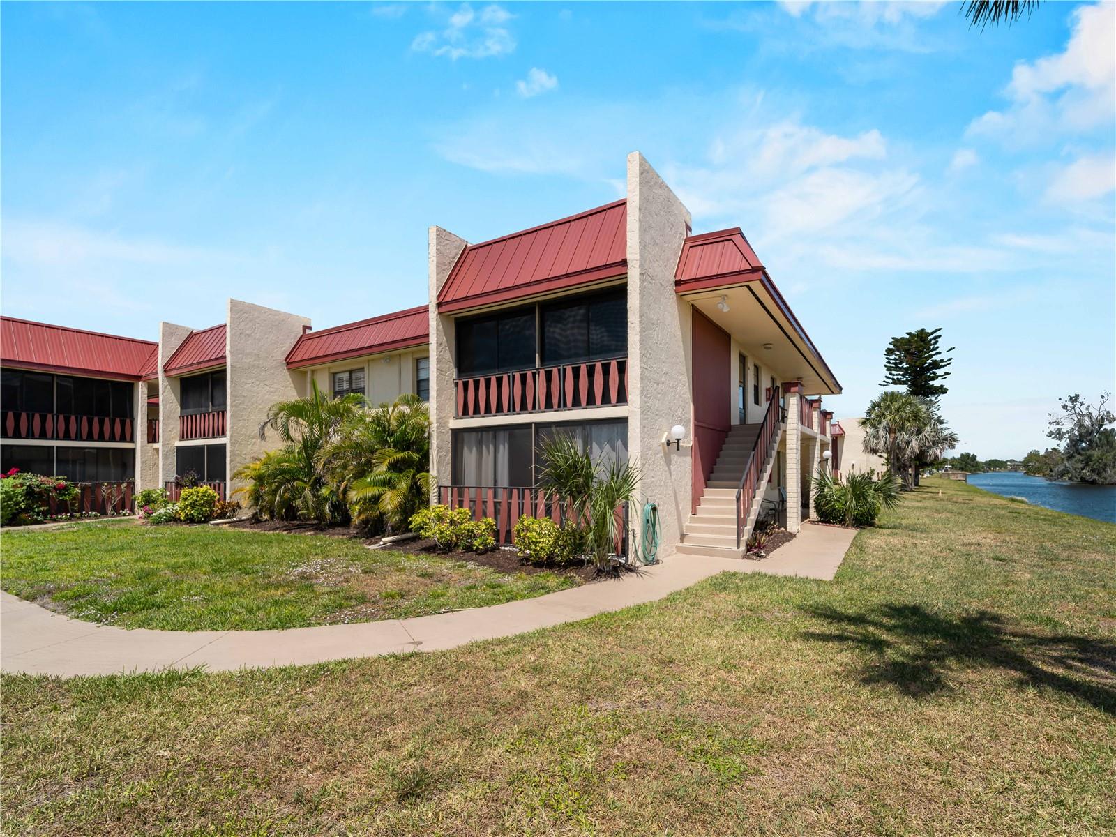 Image 2 of 30 For 72 Boundary Boulevard 226
