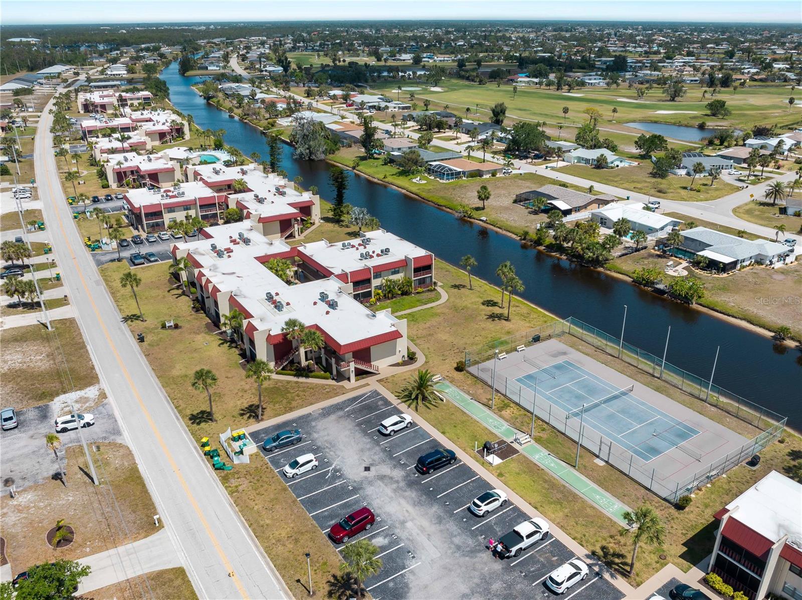 Image 28 of 30 For 72 Boundary Boulevard 226