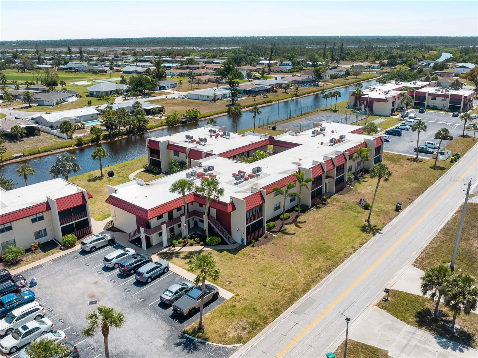 Image 34 of 36 For 72 Boundary Boulevard 226