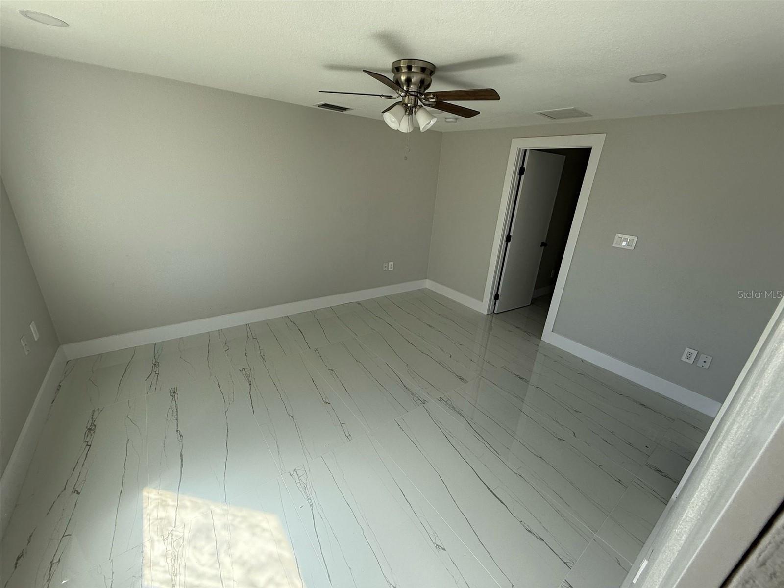 Image 17 of 22 For 20275 Gentry Avenue