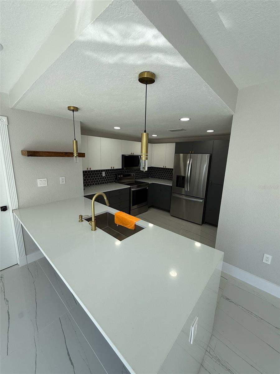 Image 20 of 22 For 20275 Gentry Avenue