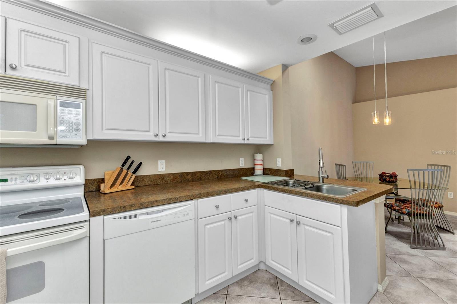 Image 18 of 54 For 3300 Loveland Boulevard 2801