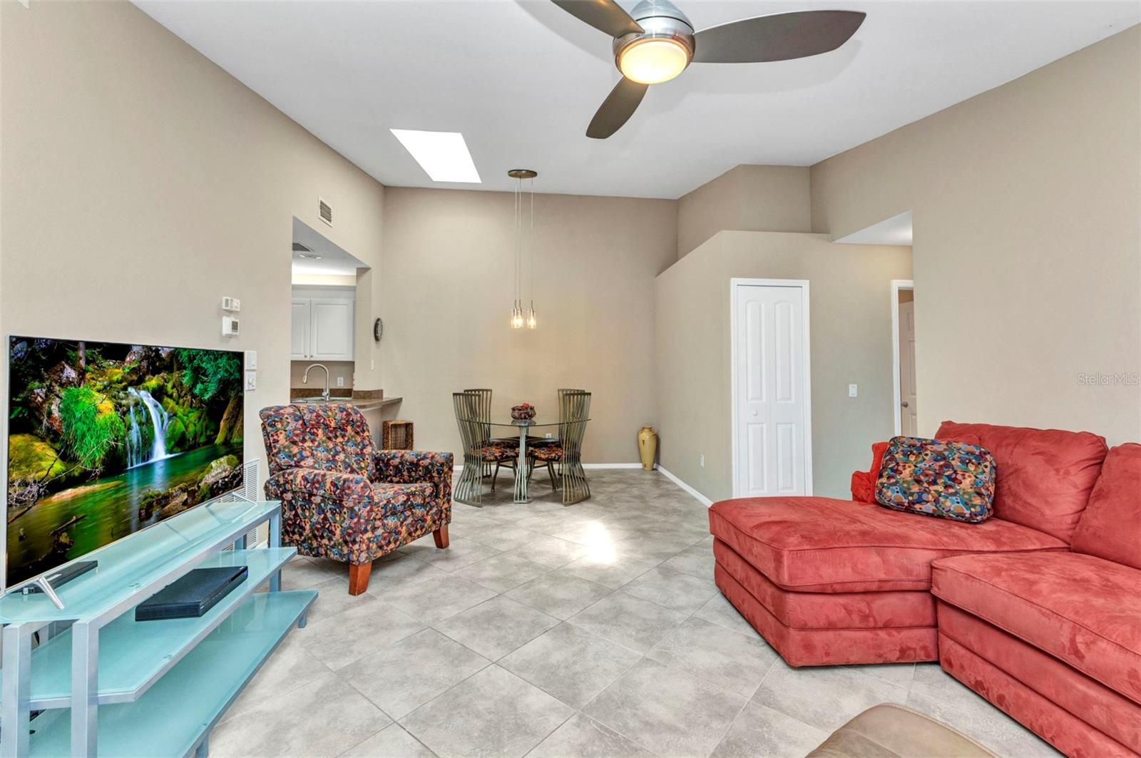 Image 9 of 54 For 3300 Loveland Boulevard 2801