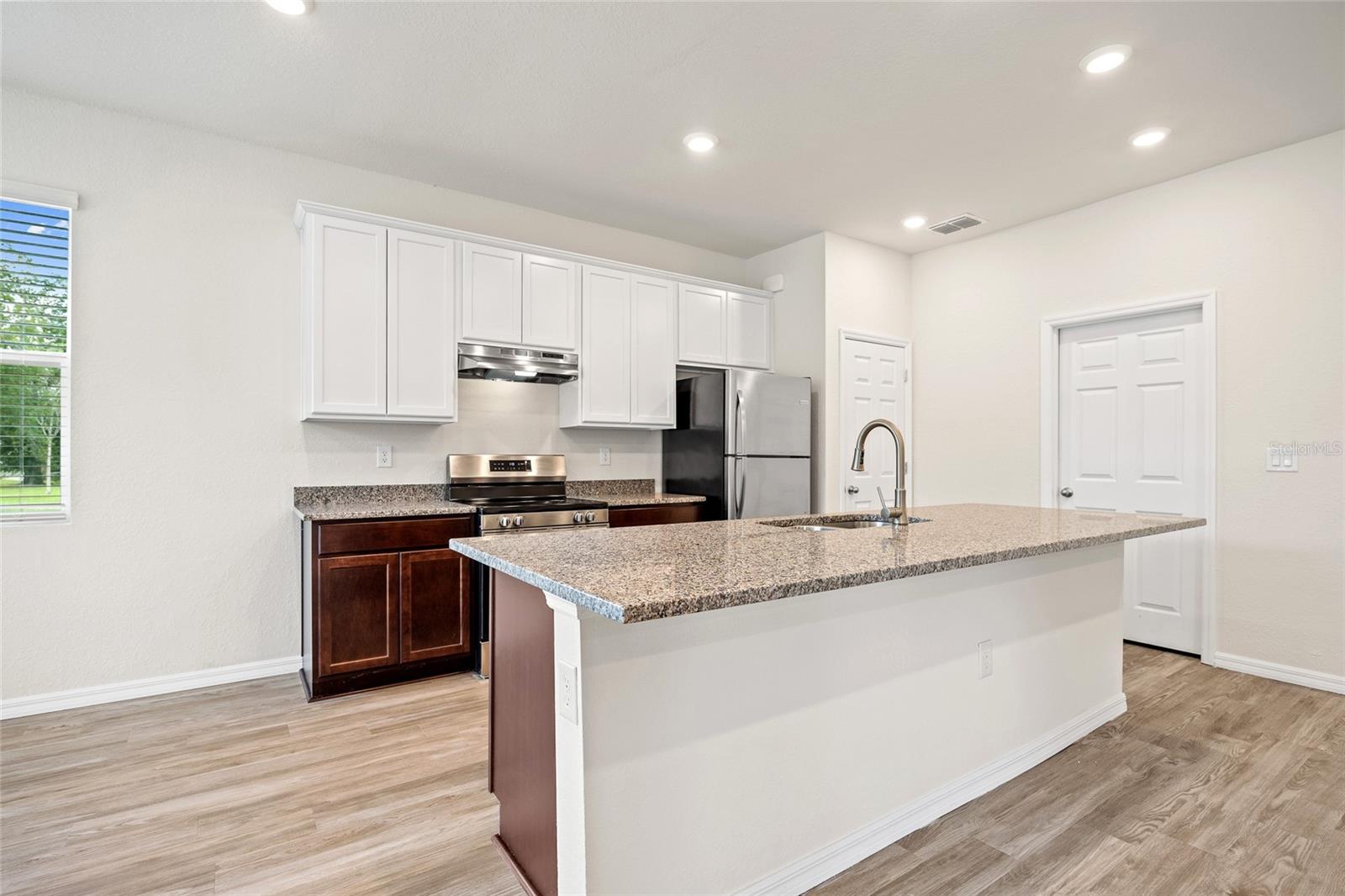 Image 11 of 46 For 27263 Deep Creek Boulevard
