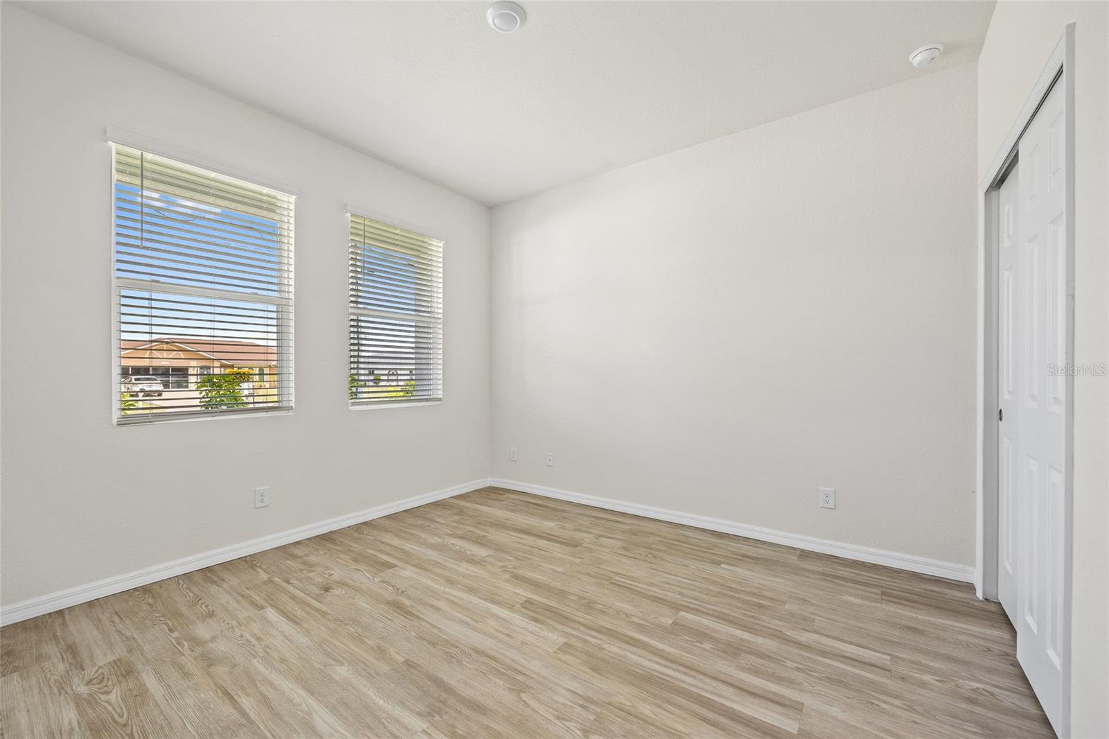 Image 24 of 46 For 27263 Deep Creek Boulevard