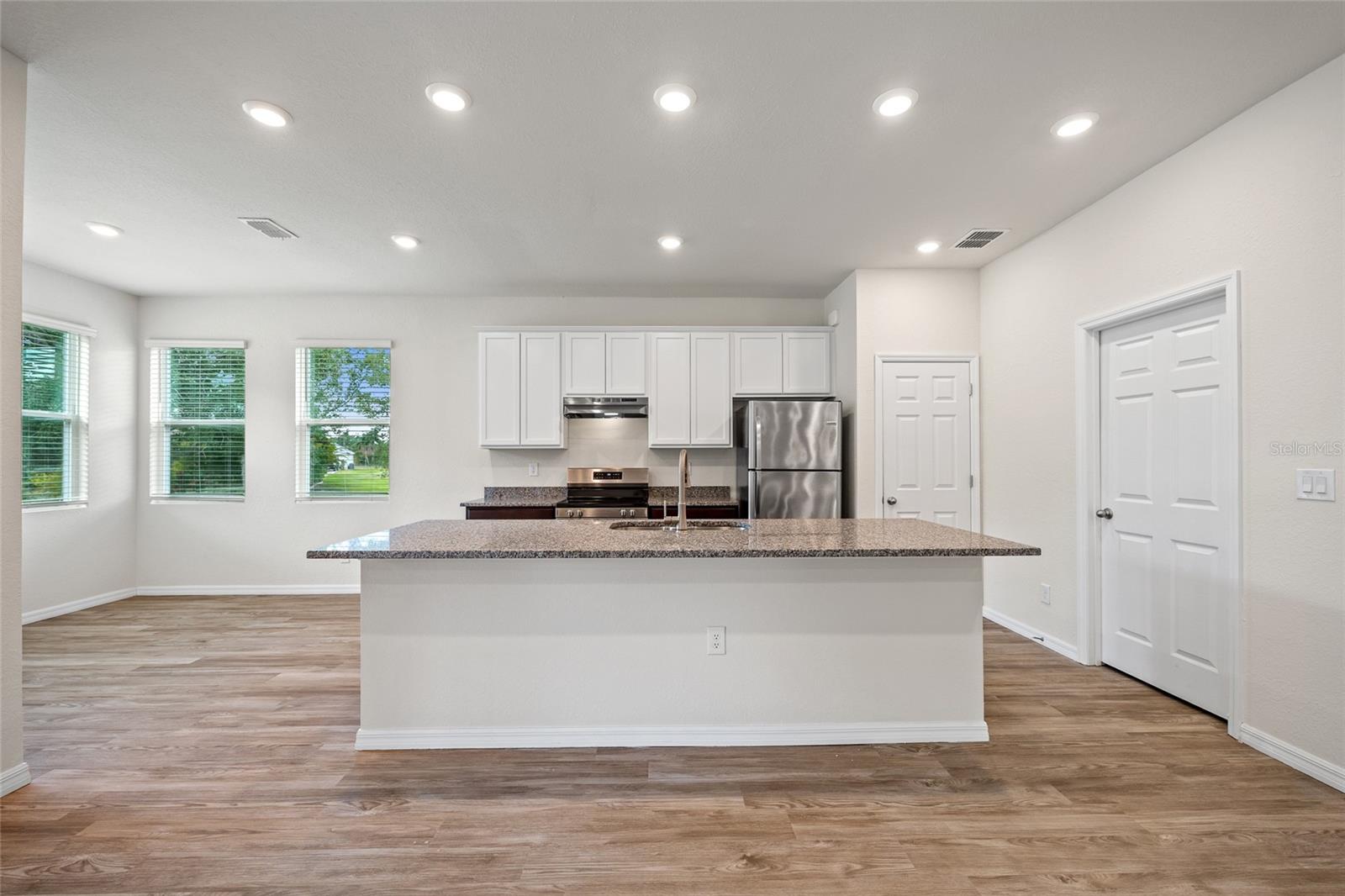 Image 7 of 46 For 27263 Deep Creek Boulevard