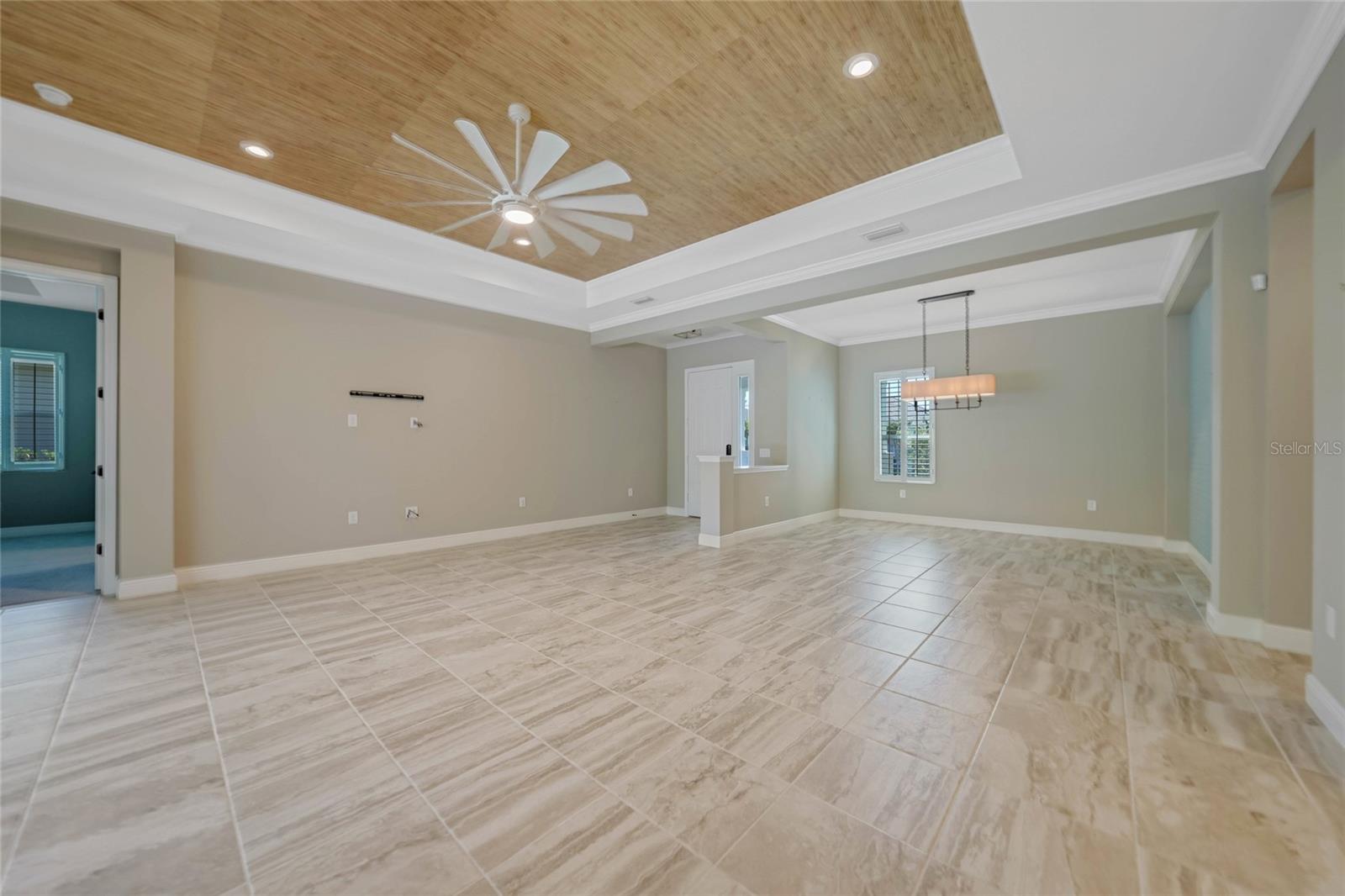 Image 10 of 52 For 12472 Davie Court