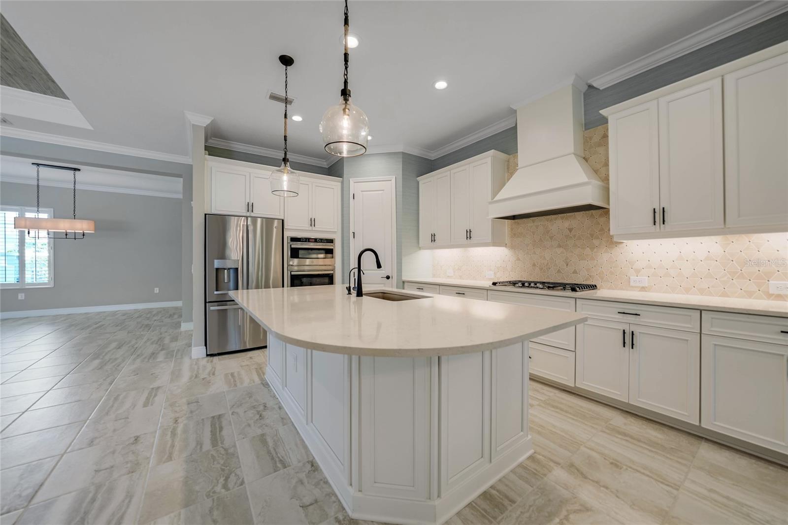 Image 15 of 52 For 12472 Davie Court