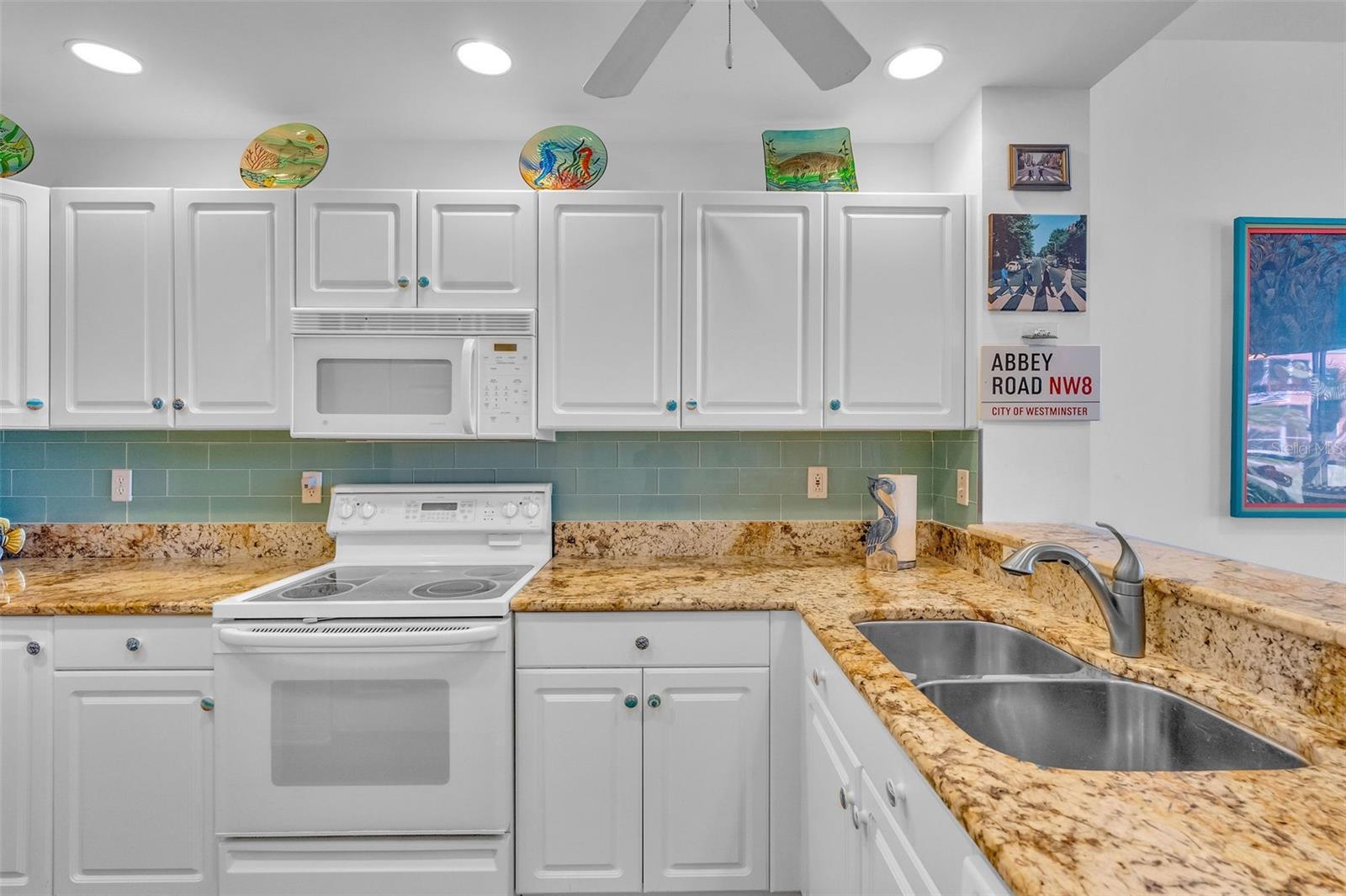 Image 10 of 44 For 2090 Matecumbe Key Road 1105