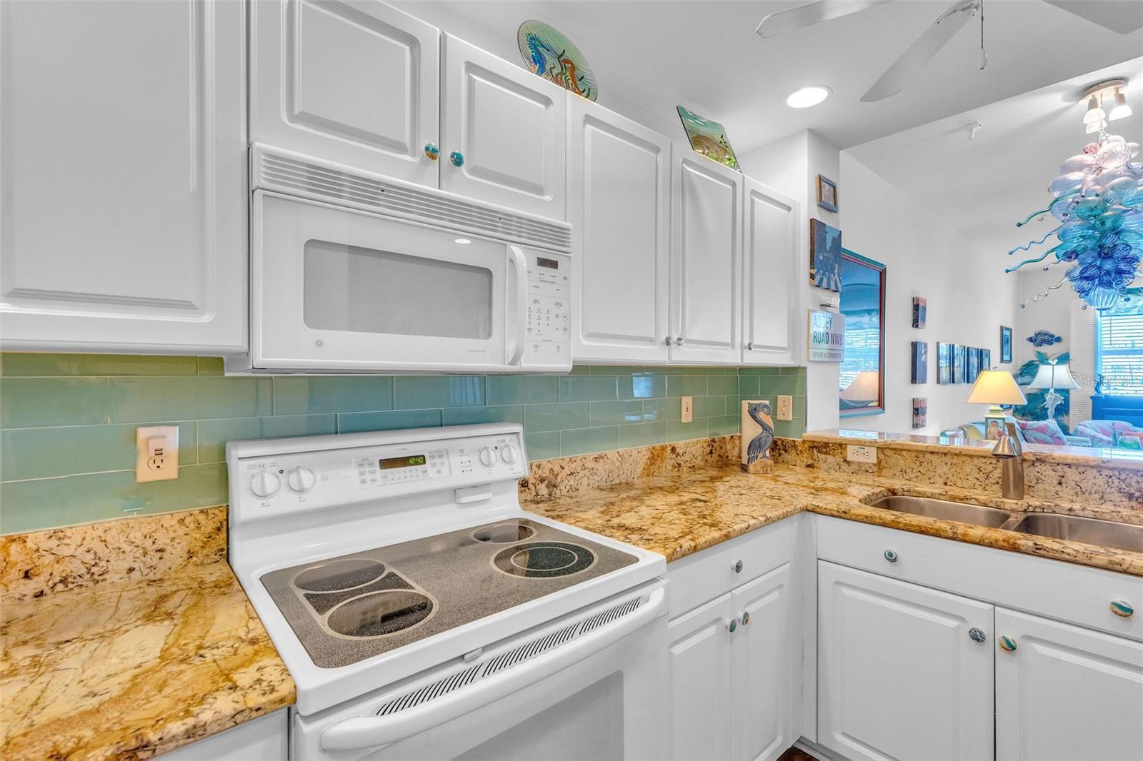 Image 11 of 44 For 2090 Matecumbe Key Road 1105