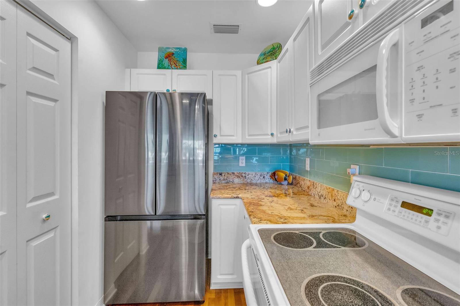 Image 12 of 44 For 2090 Matecumbe Key Road 1105