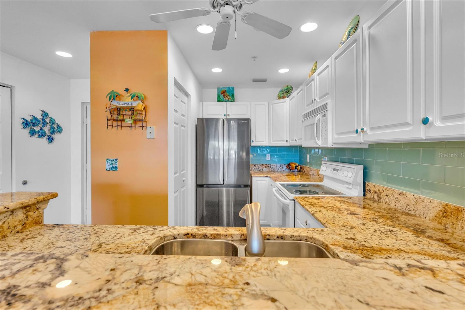 Image 13 of 44 For 2090 Matecumbe Key Road 1105